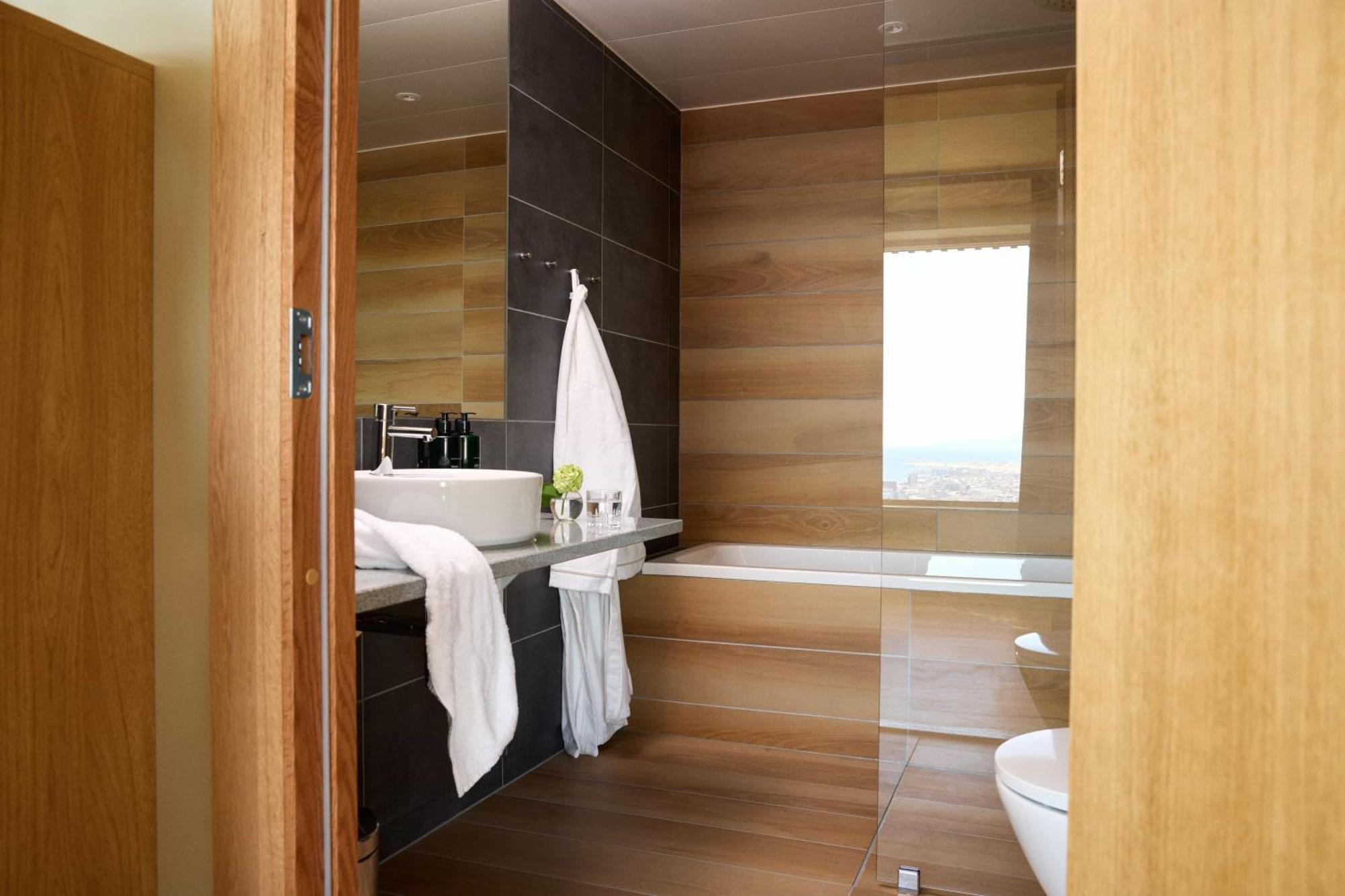 Wood Hotel Bodo Room photo